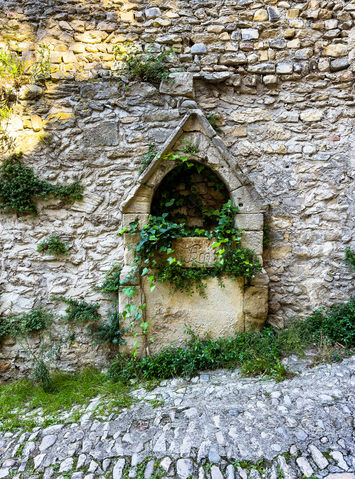 “Water Niche” — Vaison-la-Romaine, France